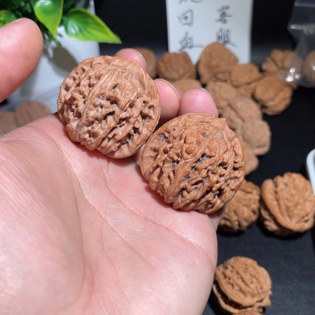 文玩核桃把件獨40四座楼