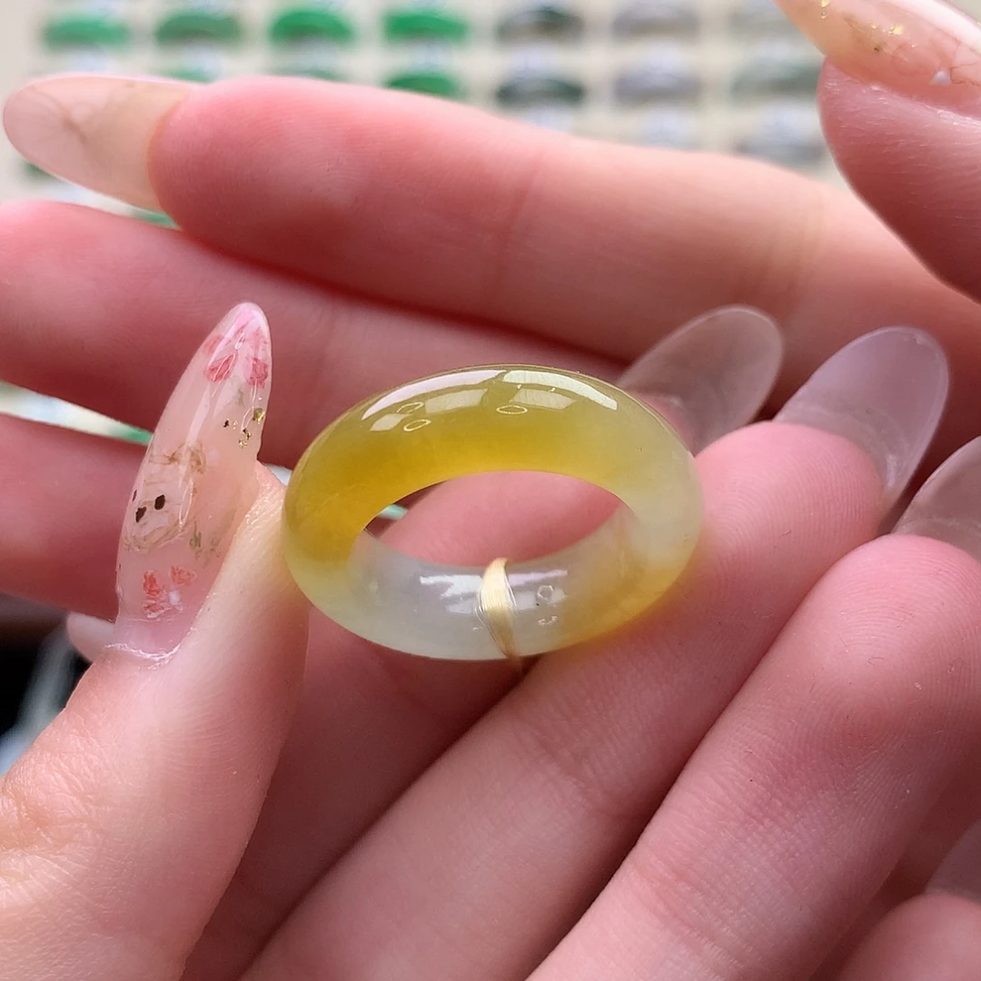 翡翠未镶嵌戒指港12