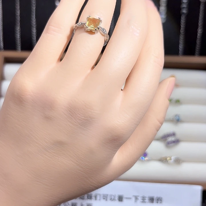 银S925镶嵌黄晶戒指