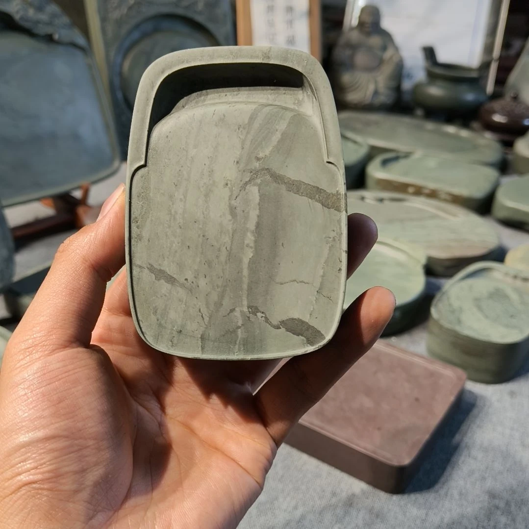 泓***砚甘肃洮砚，水泉小圆门字砚