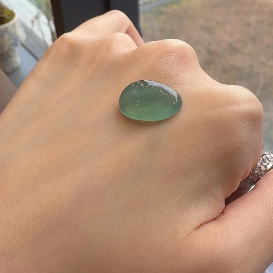 翡翠颈饰未镶嵌随行冰绿蛋面