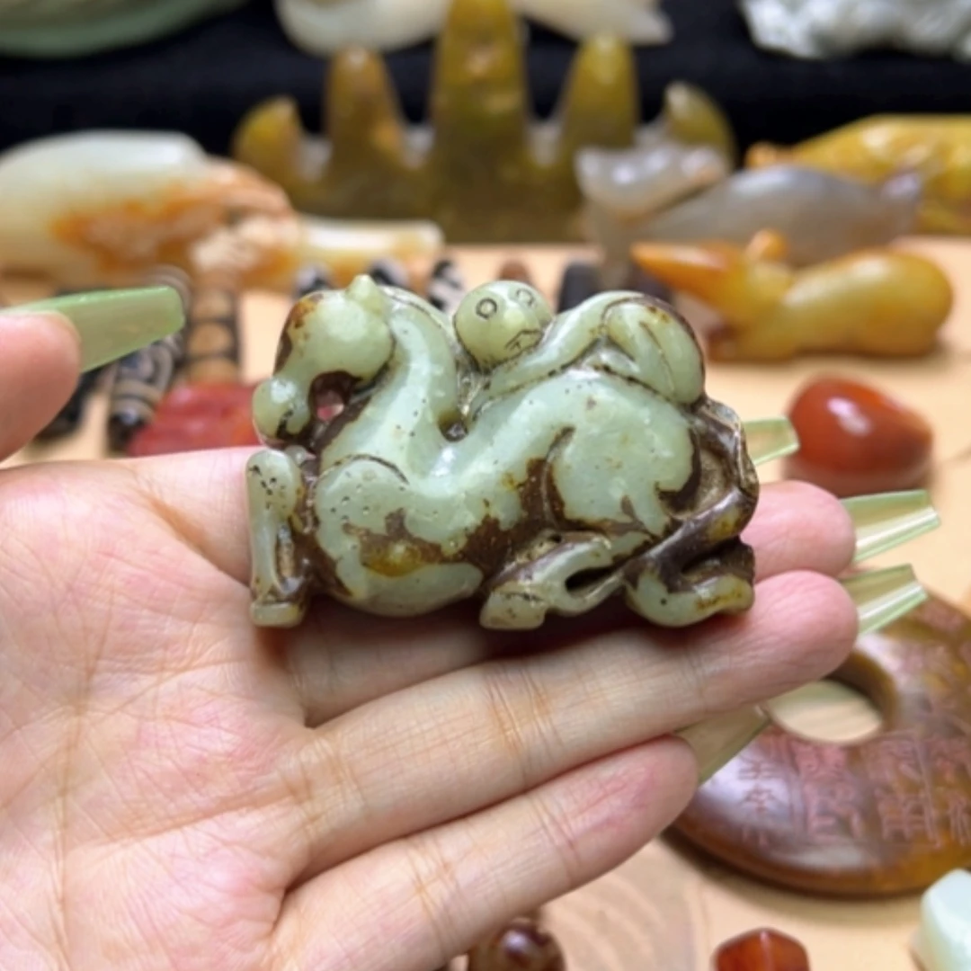 【闪购商品】蛇纹石玉未镶嵌颈饰