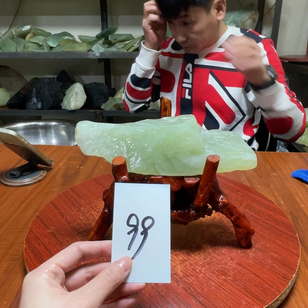 蛇纹石玉未镶嵌原石99