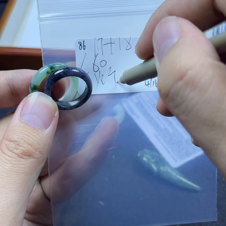 翡翠戒指未镶嵌明天