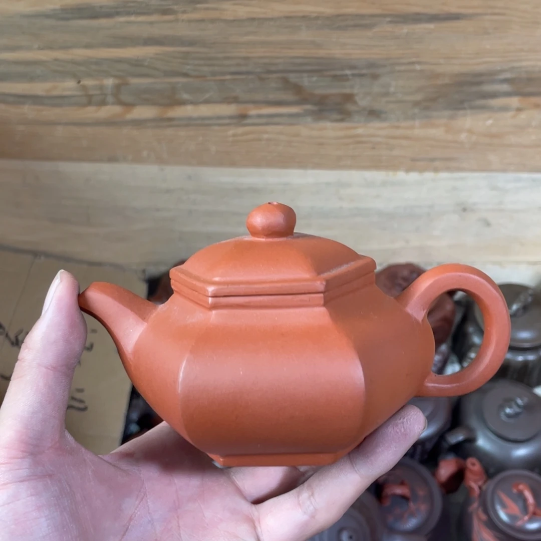 茶壶紫砂老厂紫砂壶一件。