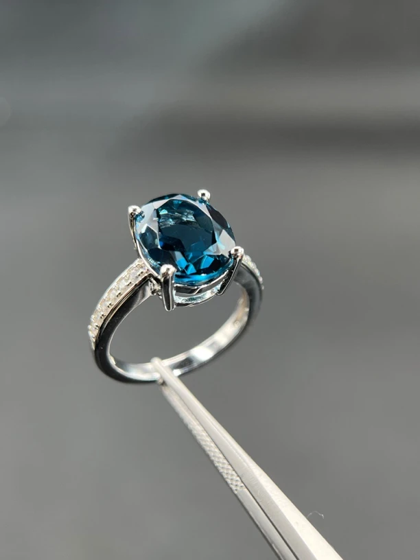 戒指｜大克拉·托帕石·伦敦蓝