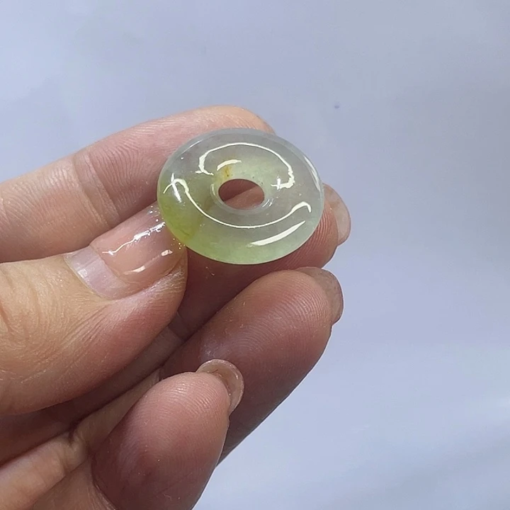 翡翠未镶嵌颈饰冰黄甜甜圈