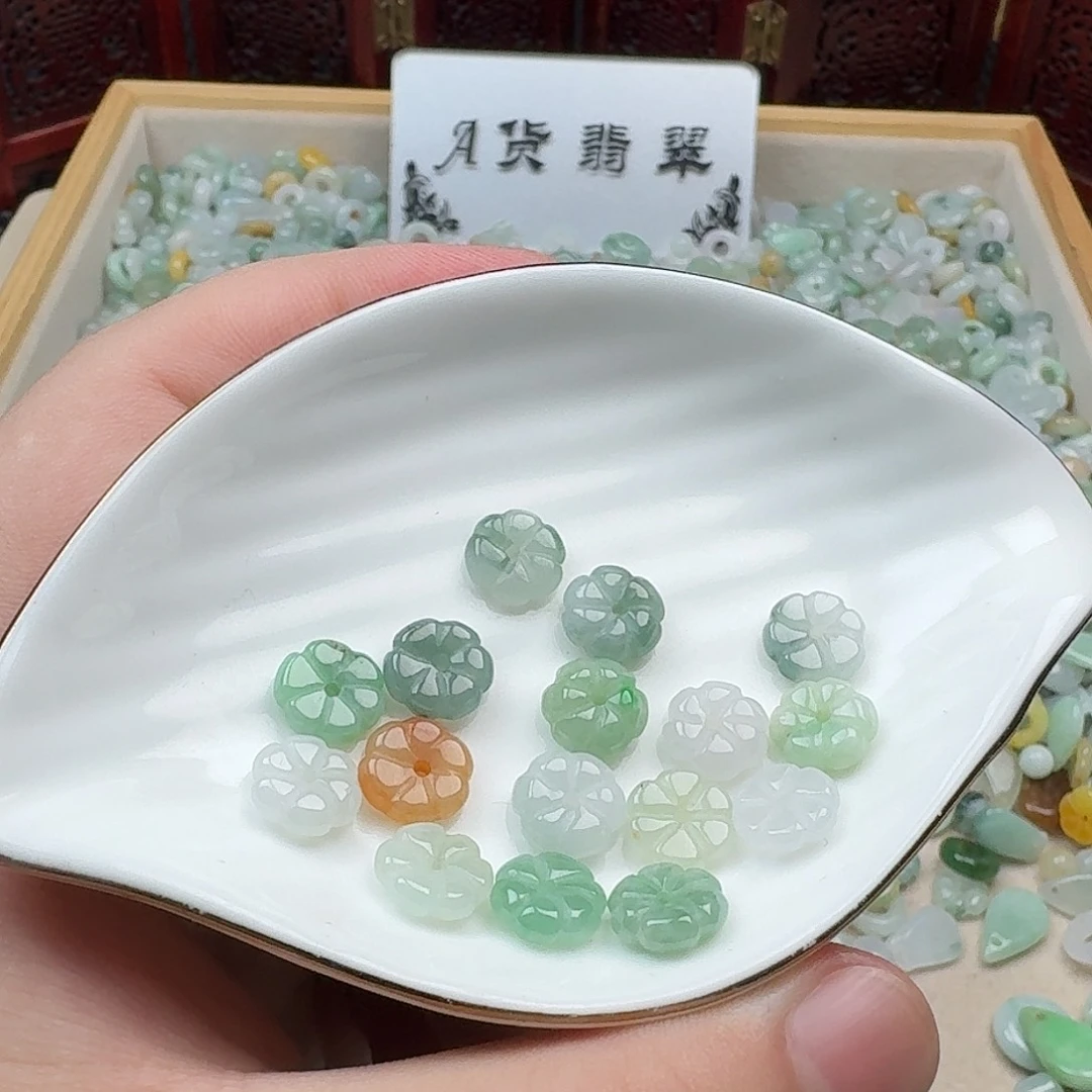 点***点翡翠挂件未镶嵌翡翠