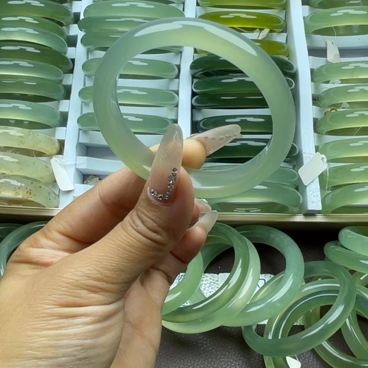 月***未镶嵌蛇纹石玉手镯