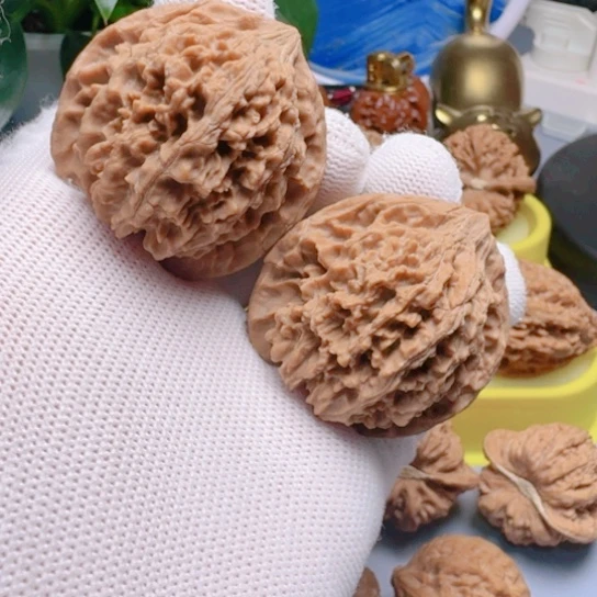 42尺满天星文玩核桃