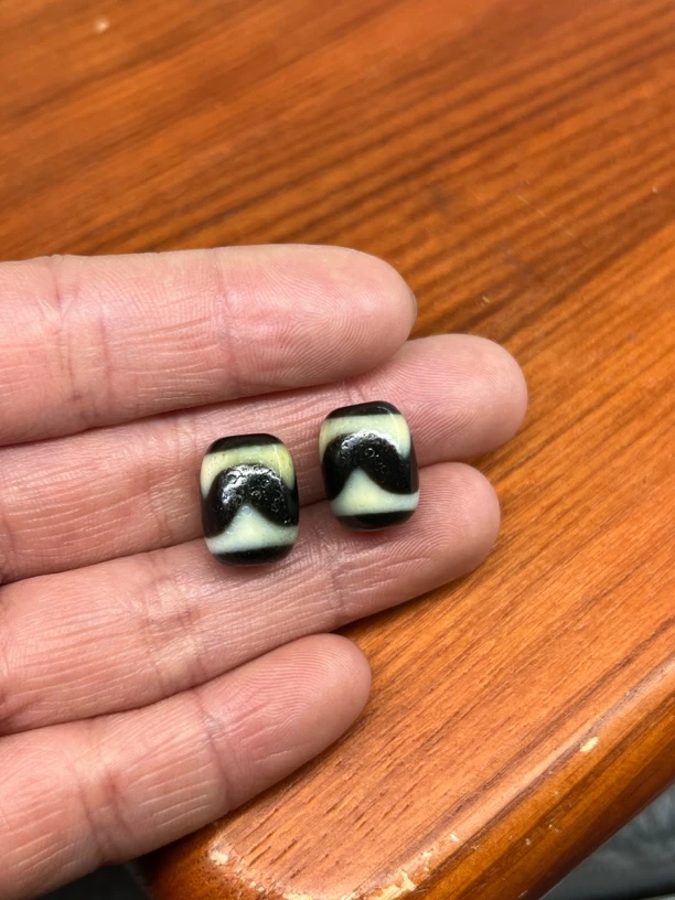 [三藏]玛瑙/配珠/牙牙/一对大概尺寸10mm*13mm(多样性发货)