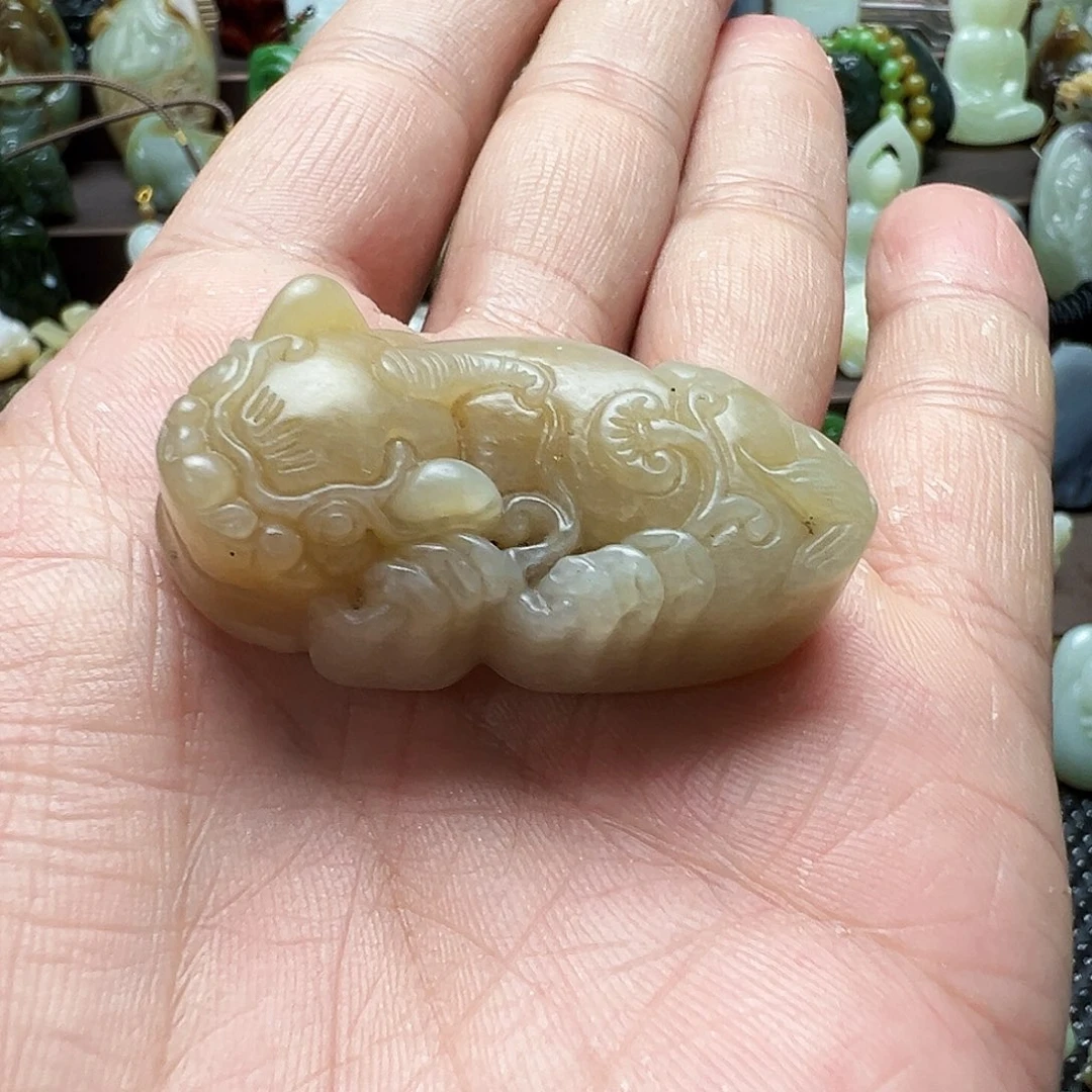 和田玉未镶嵌吊坠(赠链)