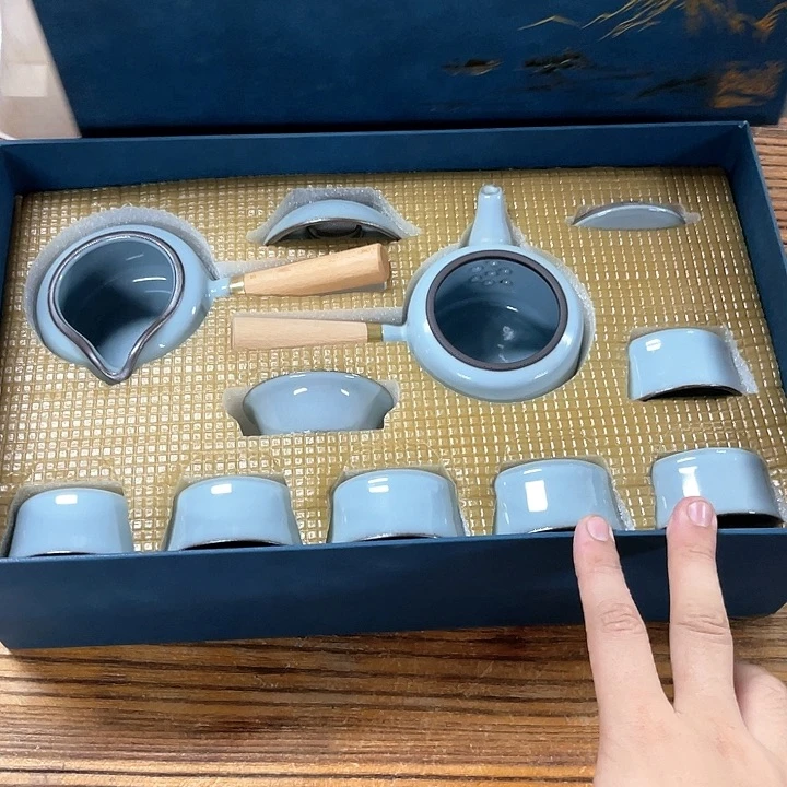 孤品茶具套装等。