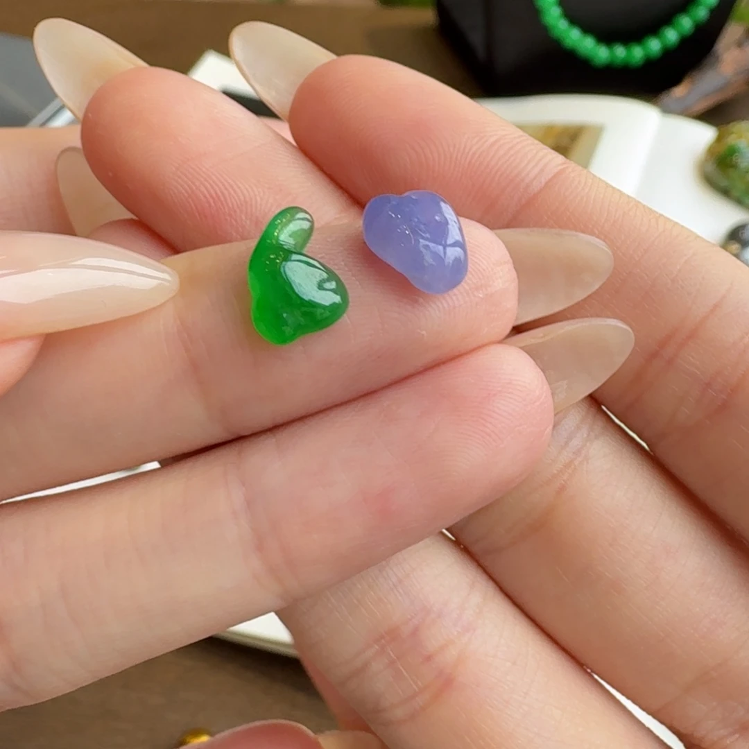 翡翠颈饰未镶嵌随行特色界面