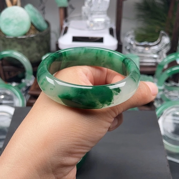 未镶嵌手镯石英质玉囡*