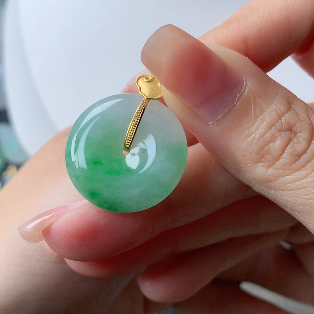 【闪购商品】翡翠18K金镶嵌吊坠(赠链)