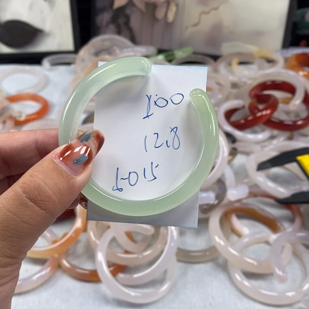 手镯玛瑙/玉髓未镶嵌200