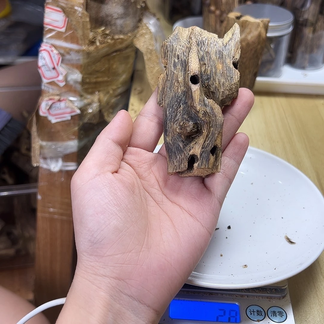 木绿奇楠虫漏22克