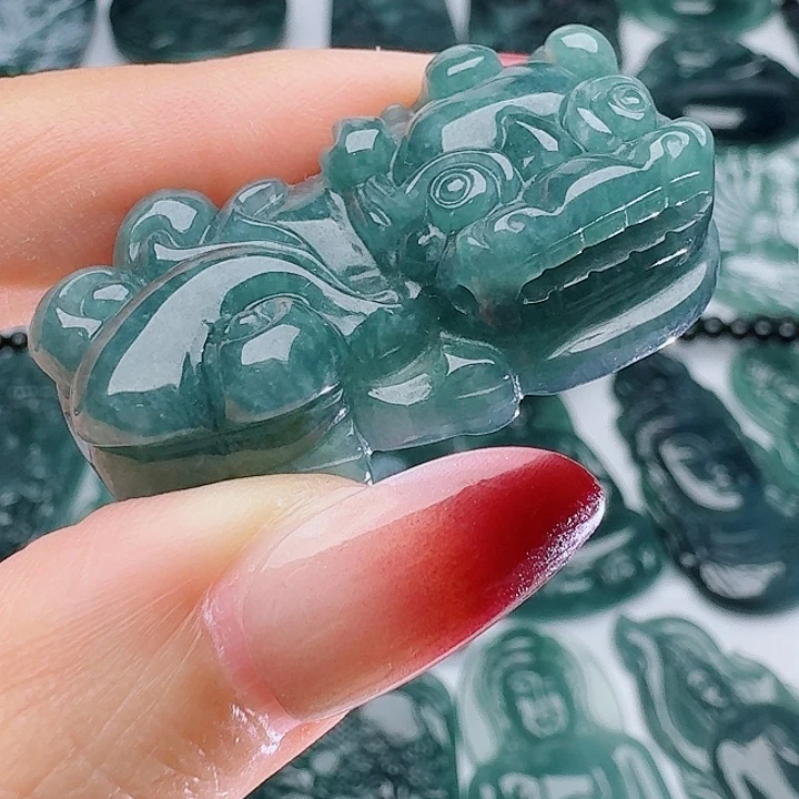 颈饰未镶嵌翡翠天然的A货翡翠多样性发其一