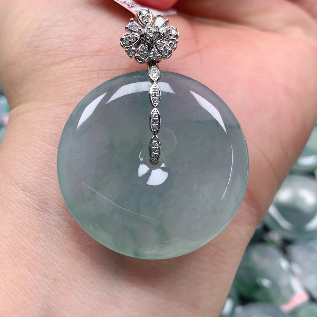 颈饰18K金镶嵌翡翠天然翡翠