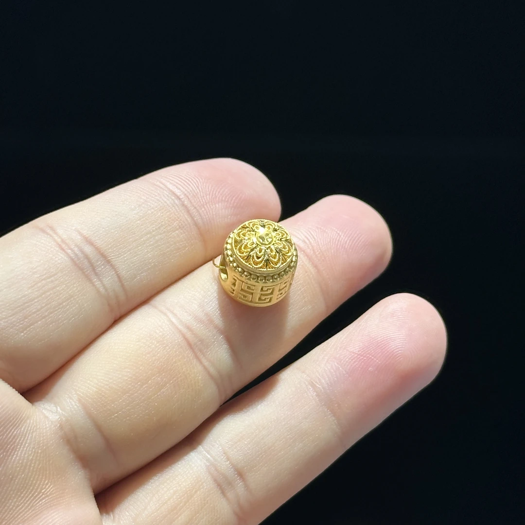 足金999 精品 扭转乾坤通孔 2.570