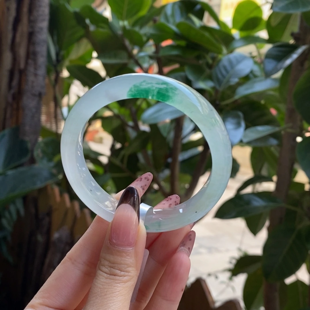 未镶嵌手镯石英岩玉