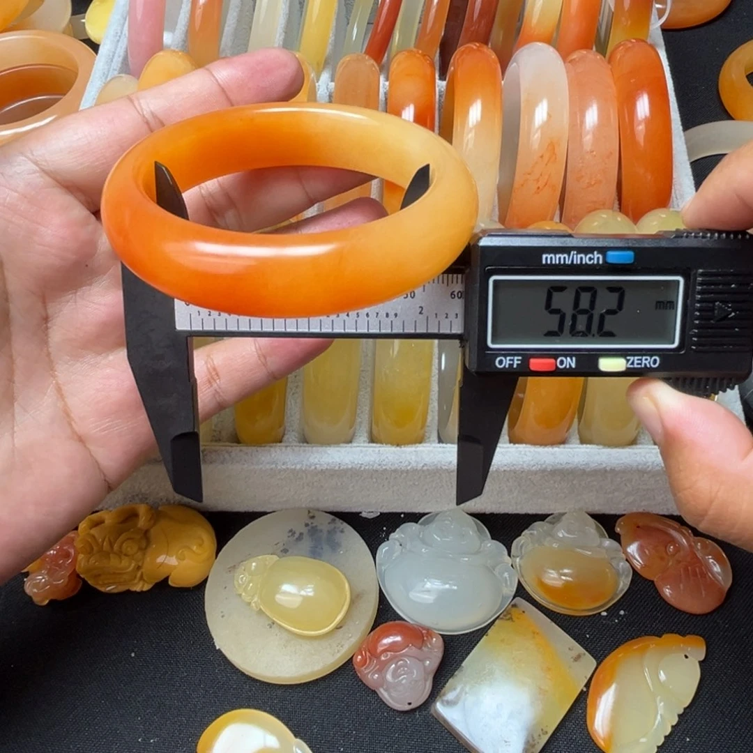 石英质玉（黄龙玉）未镶嵌手镯