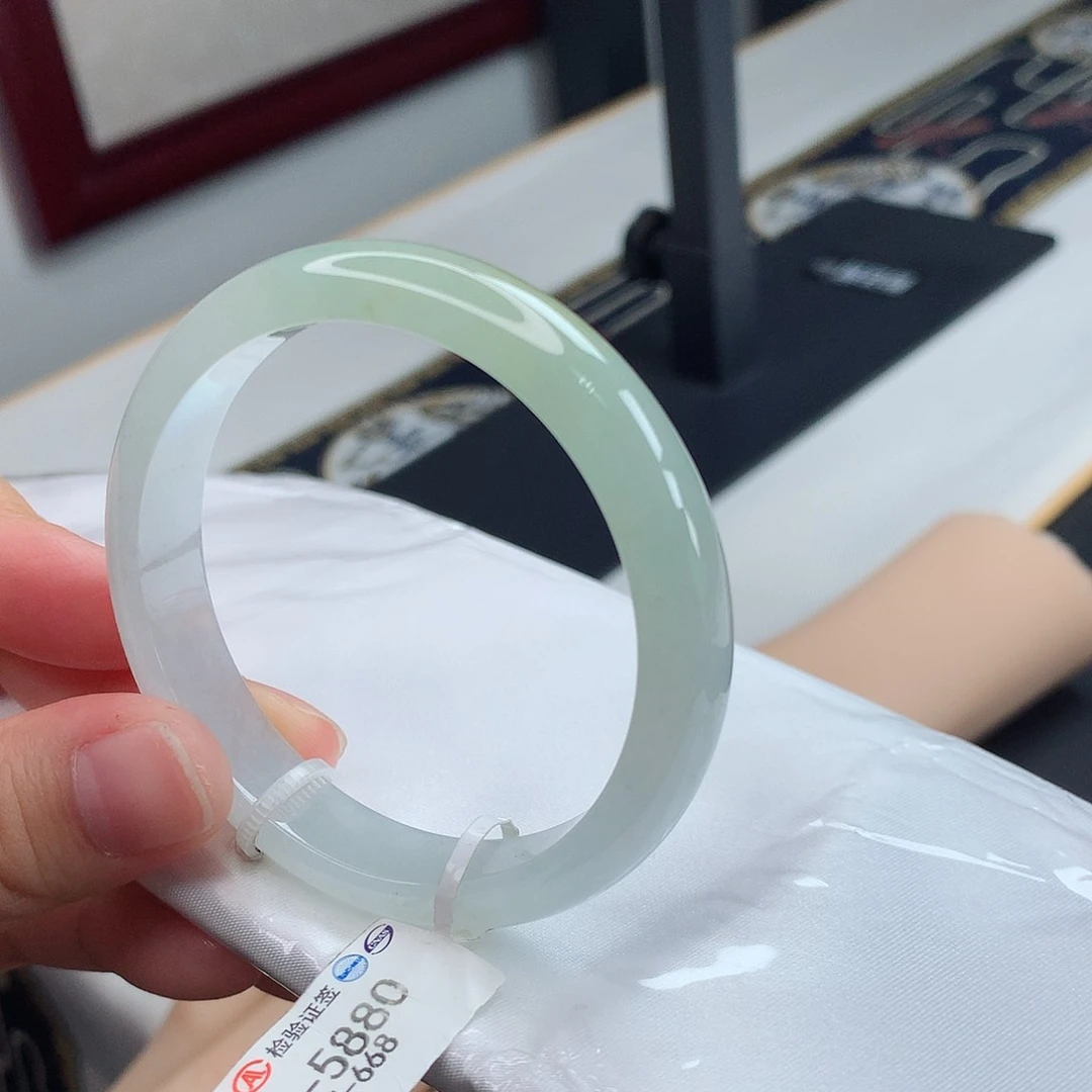 翡翠手镯未镶嵌8号