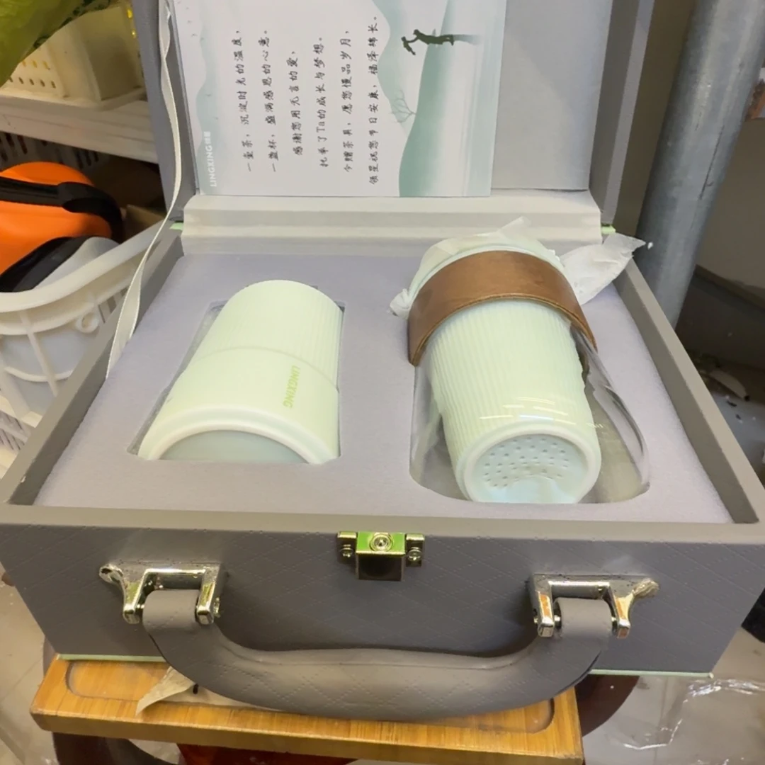 微瑕疵介意勿拍陶瓷器皿W018