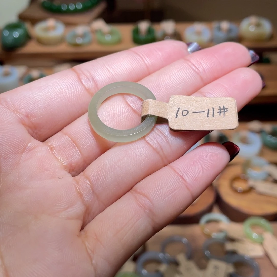 和田玉戒指未镶嵌花****的15.7