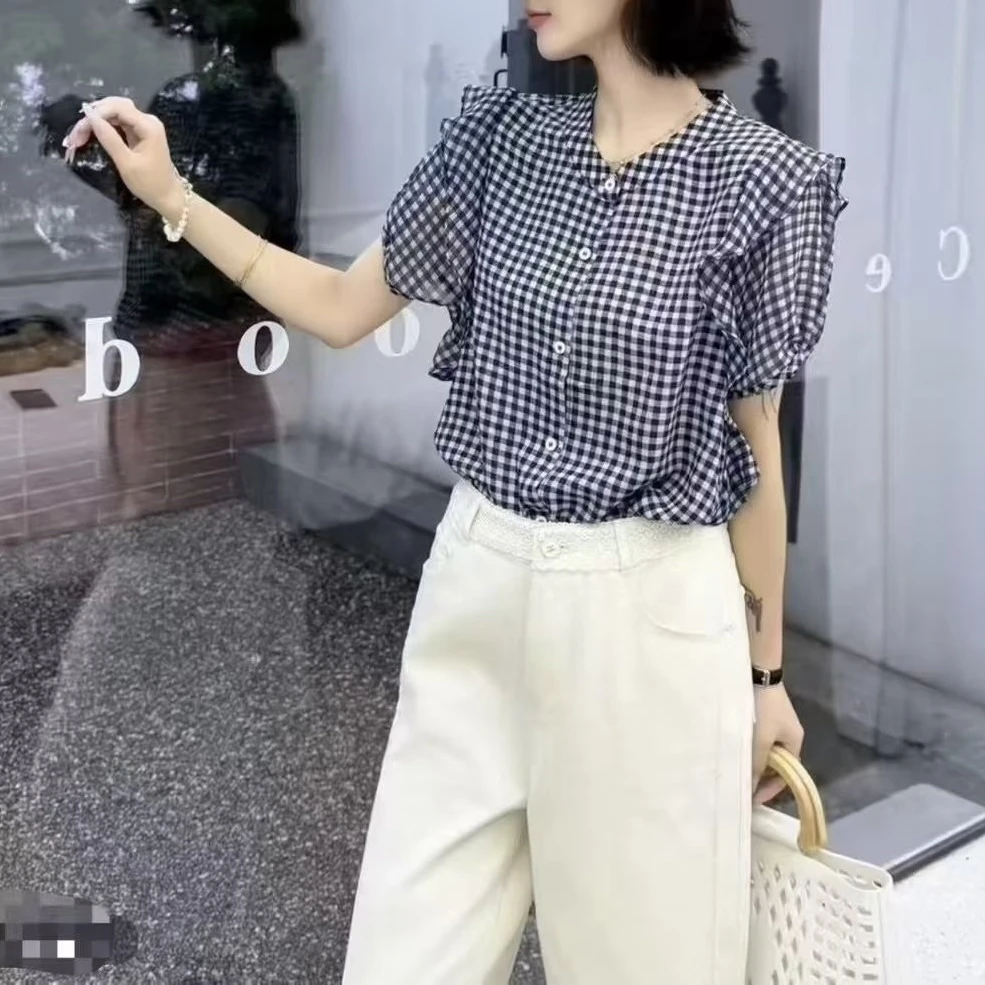 温柔家V领花花气质显瘦减龄T恤小衫