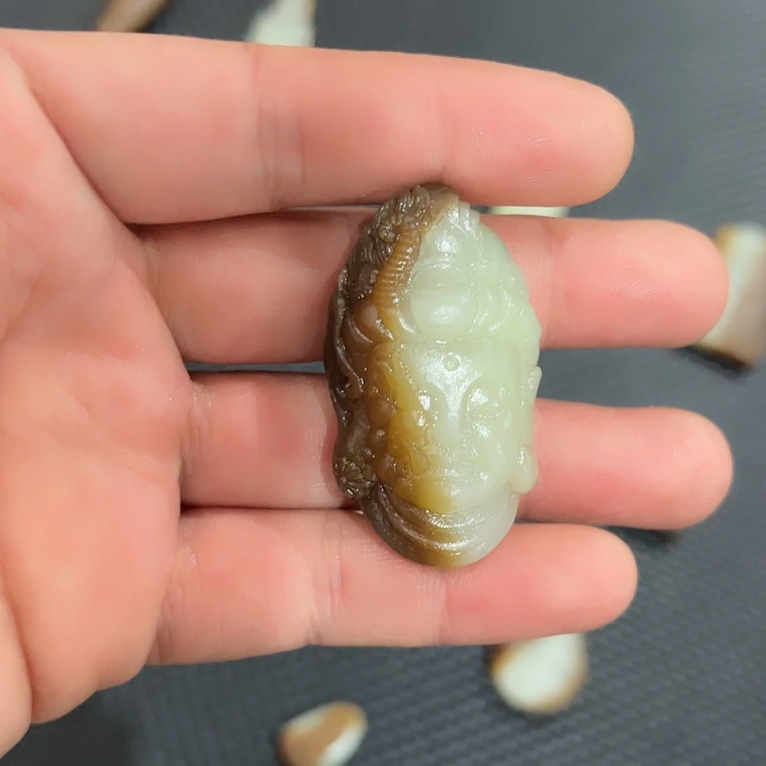 【闪购商品】颈饰未镶嵌和田玉（糖玉）