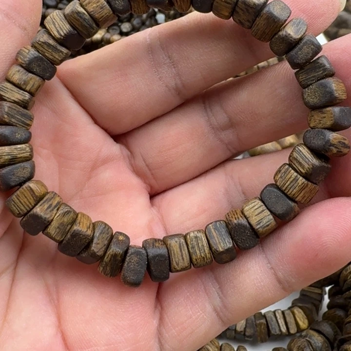 沉香手串乌身手串7.克加