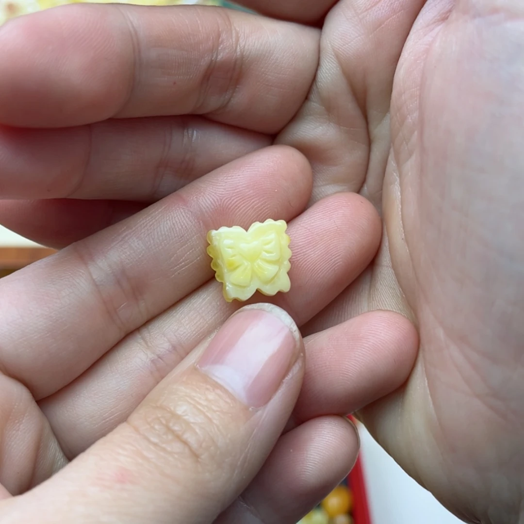 【闪购商品】蜜蜡裸石未镶嵌配饰