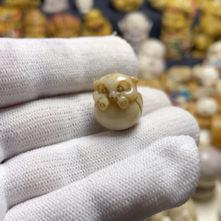 木配饰鹿角雕刻小飞熊