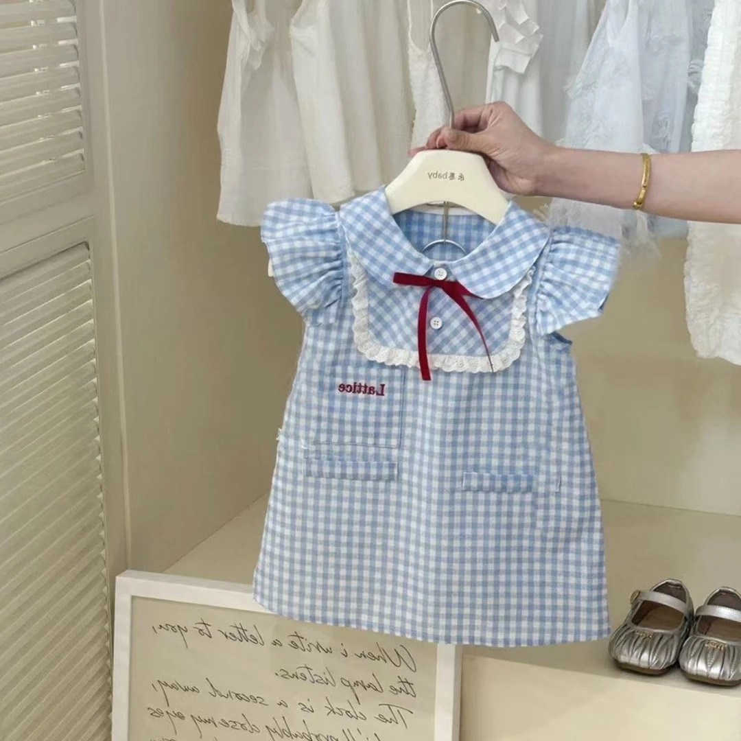 2025女童学院风蓝色格子小飞袖连衣裙宝宝夏季韩系蕾丝花边娃娃裙