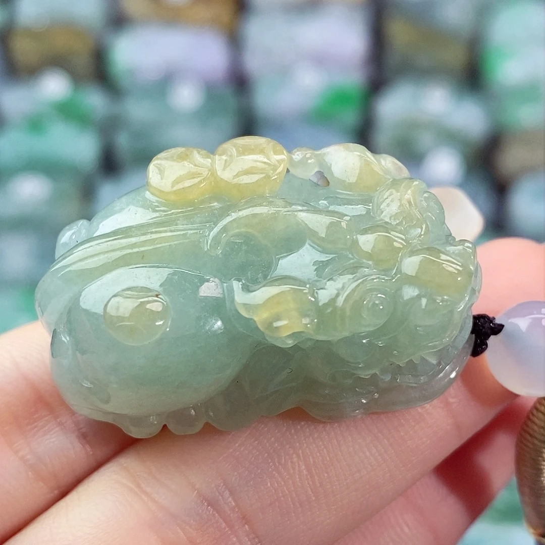 颈饰未镶嵌翡翠天然