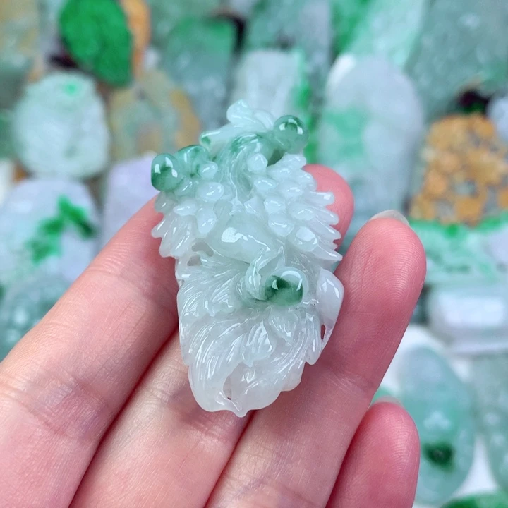 吊坠(不含链)未镶嵌翡翠