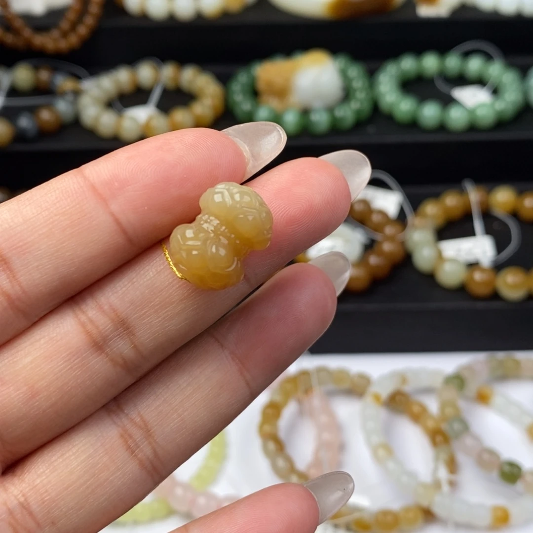 和田玉吊坠未镶嵌