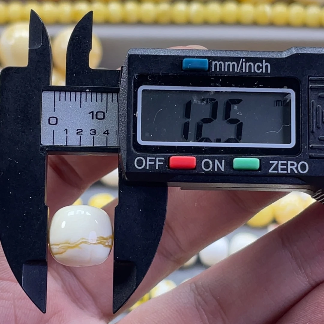 蜜蜡未镶嵌裸石白蜡金纹老型