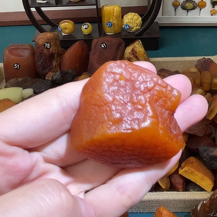 琥珀未镶嵌珠宝奇石吊坠