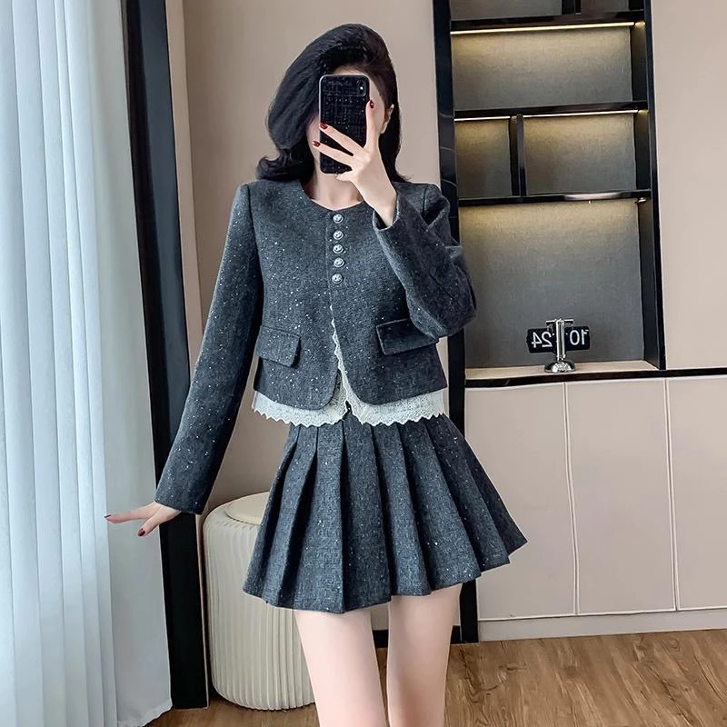 2024法式高级感灰色小香风套装女蕾丝拼接亮片短外套百褶裙两件套