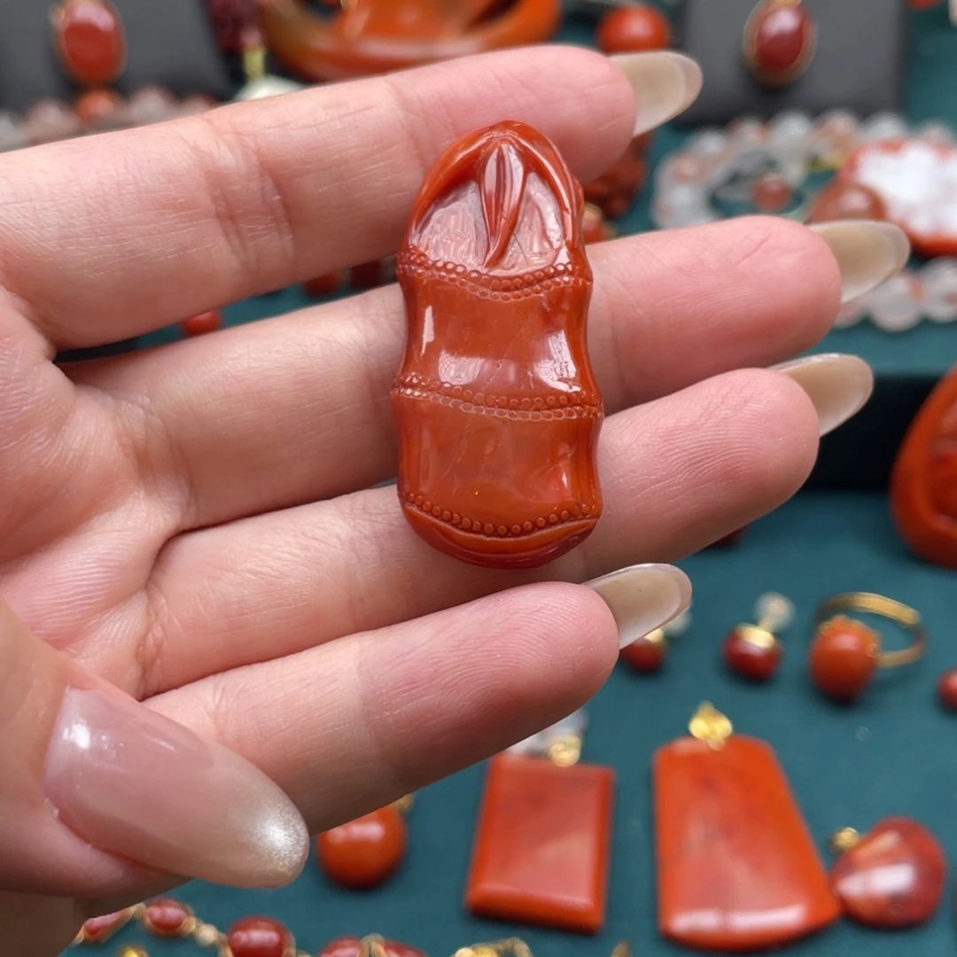 南红玛瑙未镶嵌瓦西满色满肉竹节吊坠