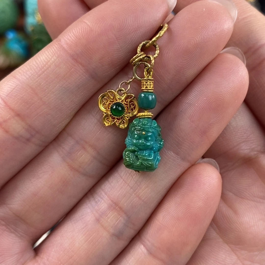 绿松石未镶嵌。渡母提溜