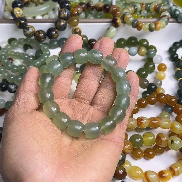 合金蛇纹石玉颈饰