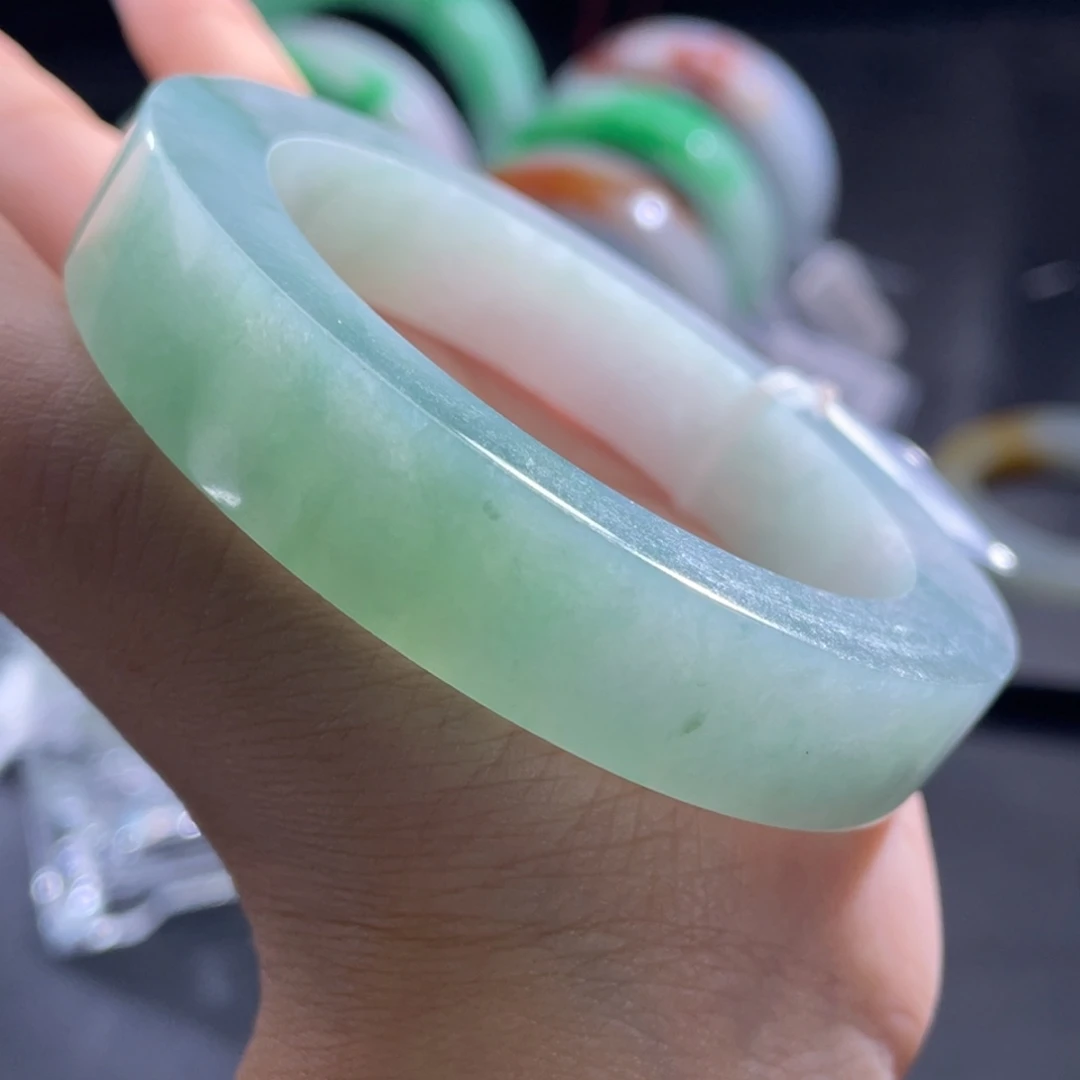 未镶嵌手镯定制翡翠