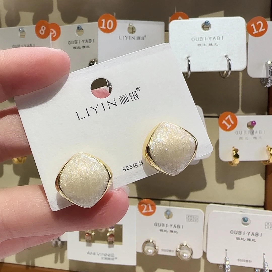 锆石纯铜合金流沙白耳钉