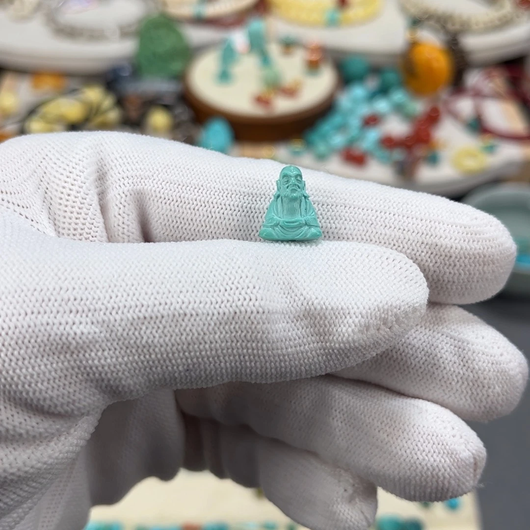 绿松石未镶嵌雕刻件全身达摩