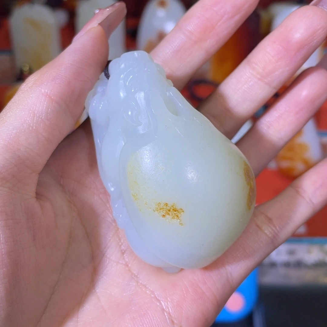 不***。和田玉未镶嵌把件