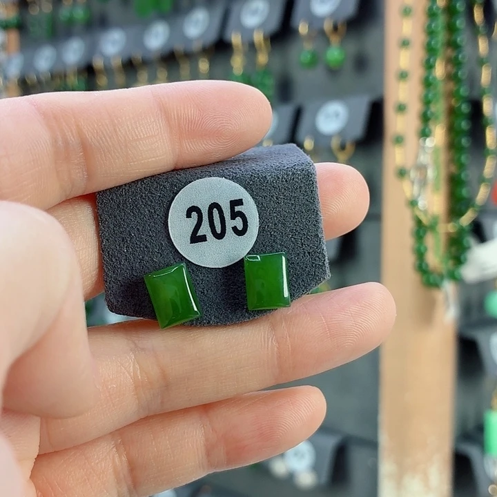 和田玉18K金镶嵌耳饰